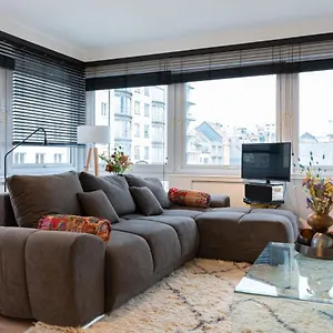 Appartement Modern Luxury With Free Parking Space In The Center, Close To The 